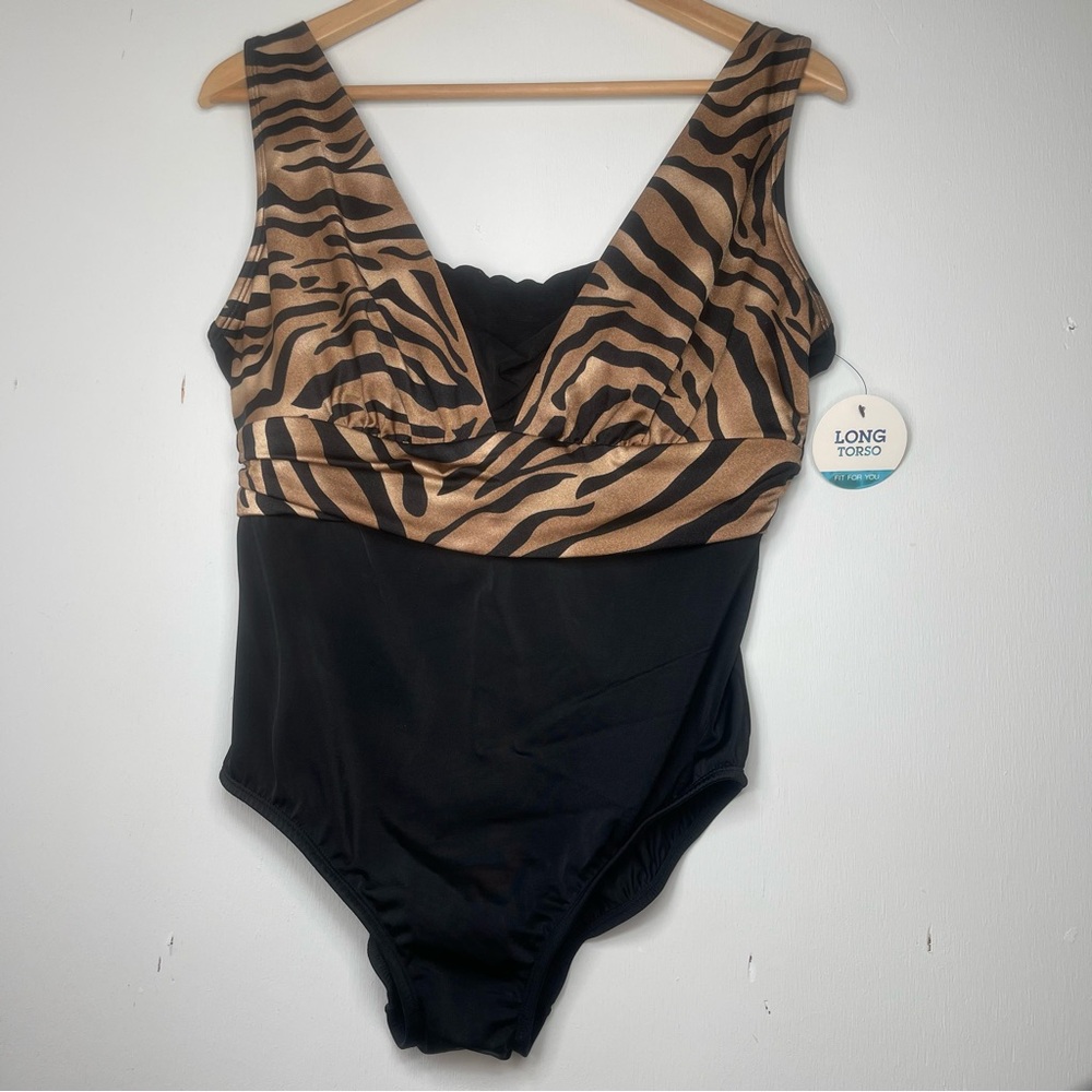 Croft & Barrow Women’s one piece bathing suit